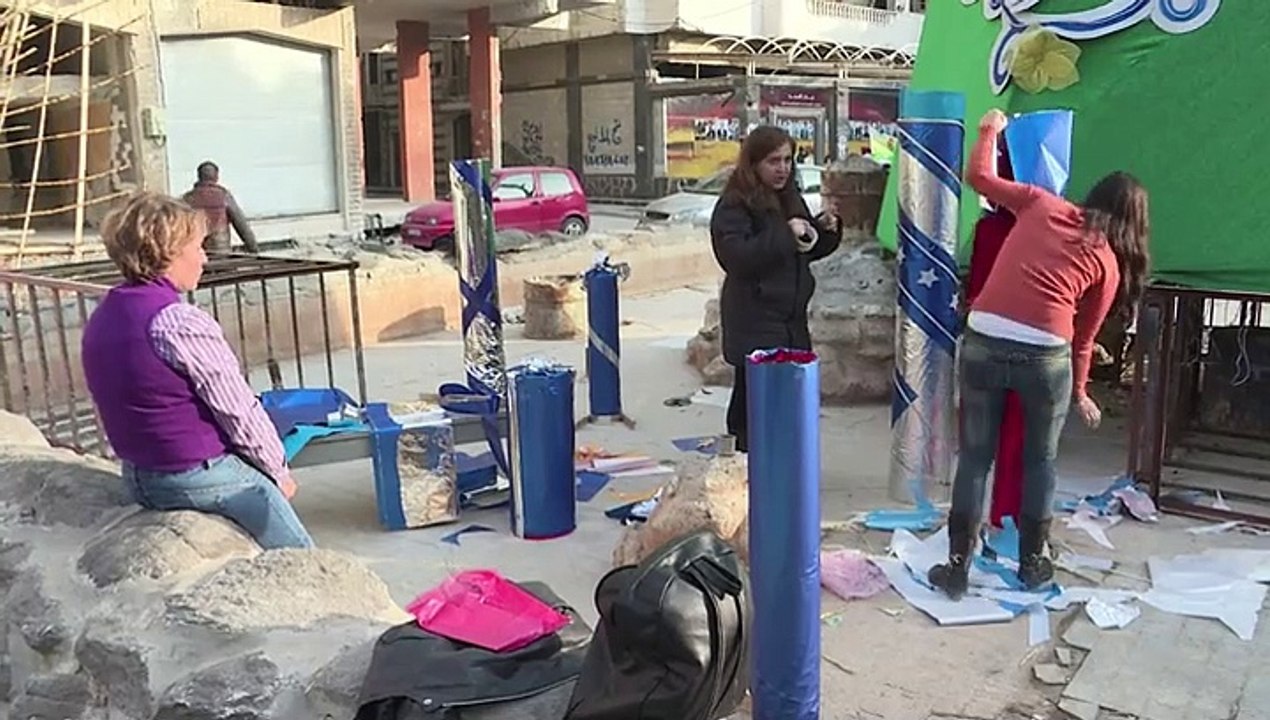 El espíritu navideño renace entre ruinas en la ciudad siria de Homs