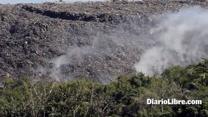 Sigue fuego en el vertedero de Duquesa