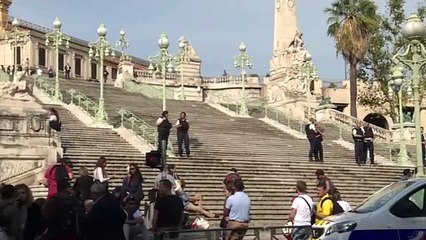 Un hombre mata con un cuchillo a 2 personas en Marsella antes de ser abatido