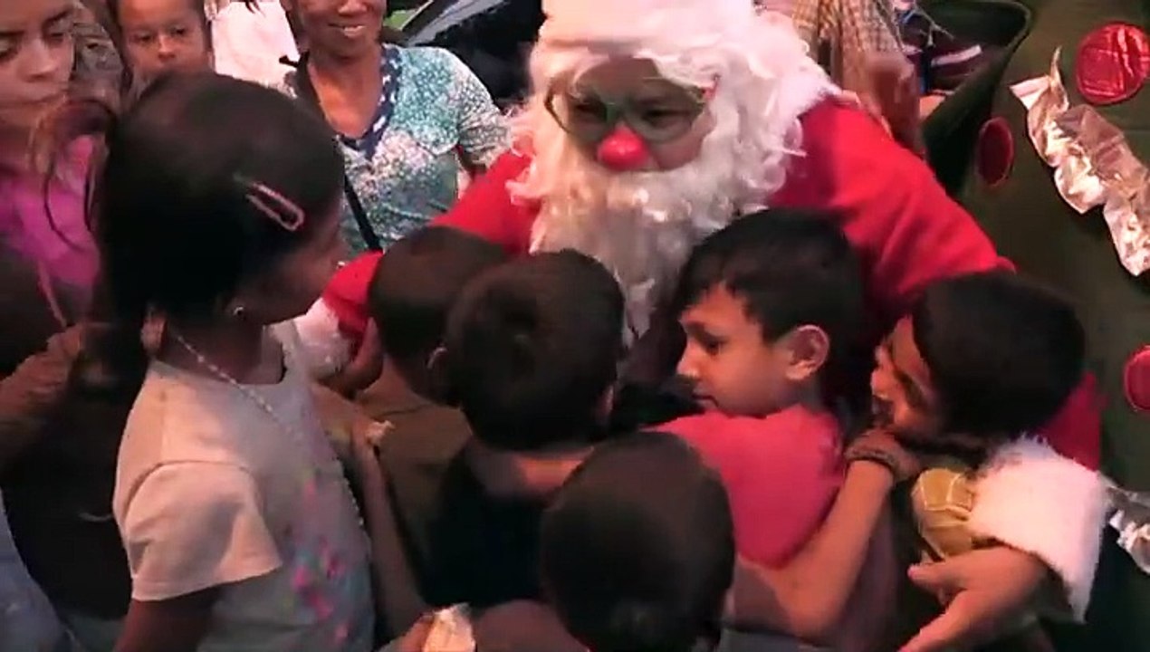 ¡Danos comida!", gritan a San Nicolás niños en...