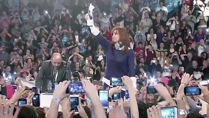 Kirchner convoca a opositores a hacer frente común contra Macri