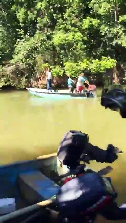 Pescadores se enfrentan a personal de Medio Amb...