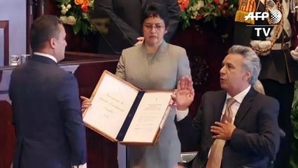 Presidente de Ecuador quitó funciones a vicepresidente