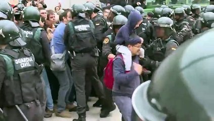 Más de un centenar de heridos durante altercados en el referéndum de Cataluña