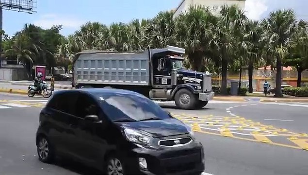 Prohíben circulación de vehículos pesados por el malecón