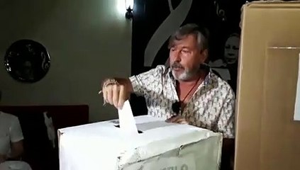Ricardo Montaner vota en Santo Domingo en plebiscito opositor