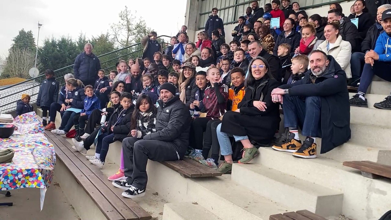 Les enfants et les parents ensemble pour clôturer la fin du stage du SFC CHAMPAGNE 95