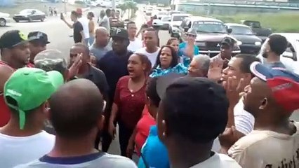 Protestan en las calles por largos apagones