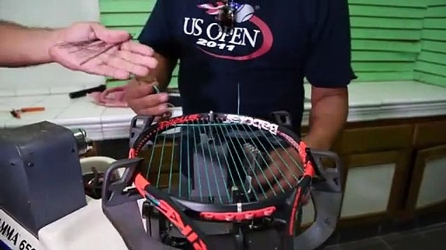 Encordador profesional de raquetas de tenis