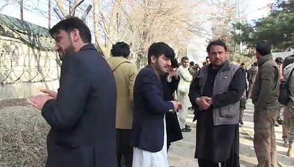 Atacantes vestidos de médicos irrumpieron en hospital de Kabul