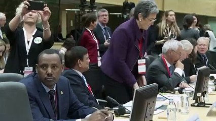 Casi 190 M de dólares contra política antiaborto de Trump