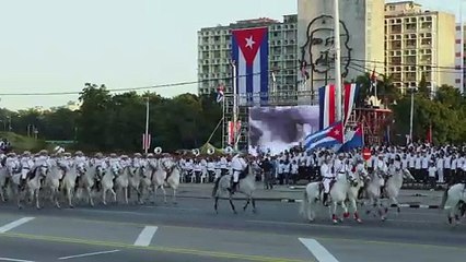 Cuba hace homenaje militar a Fidel Castro con mensaje a Trump