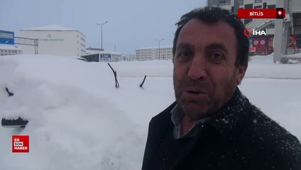 Bitlis'te arabalar kara gömüldü