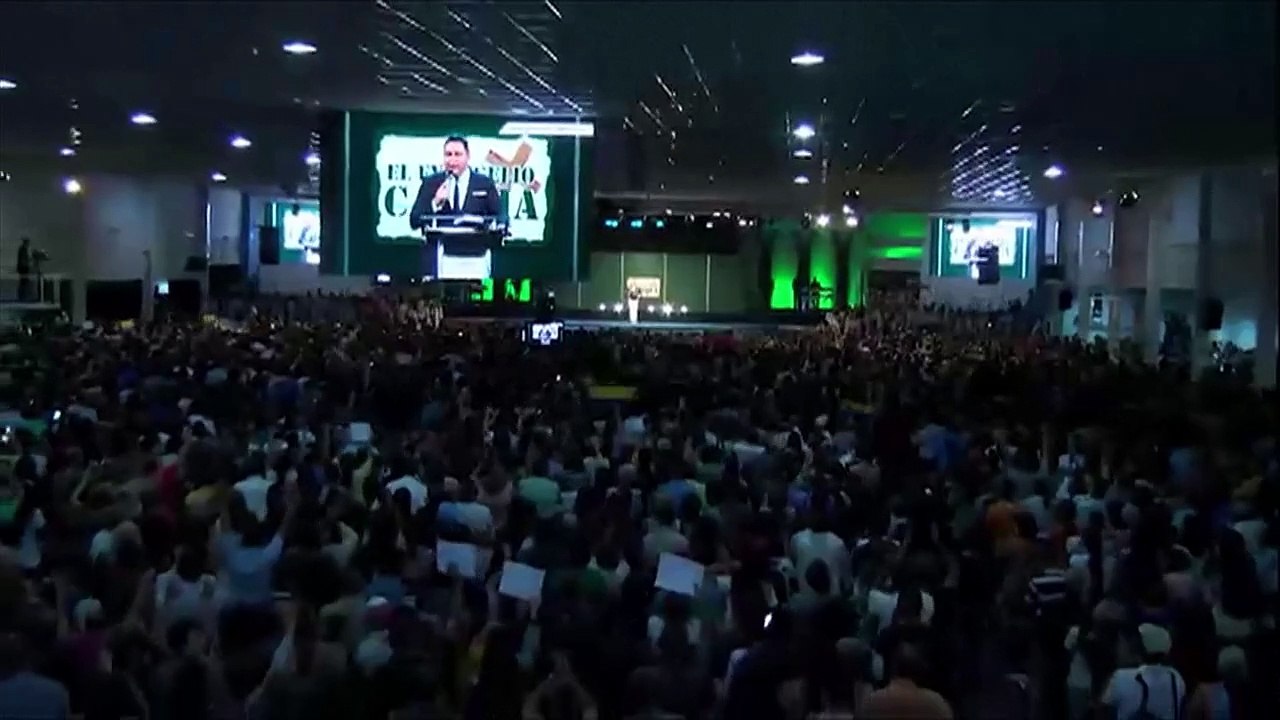 "Soy la luz en las tinieblas": un pastor quiere destronar a Maduro