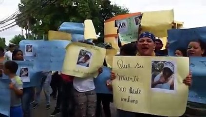 Familiares de Jonathan Santana piden justicia.