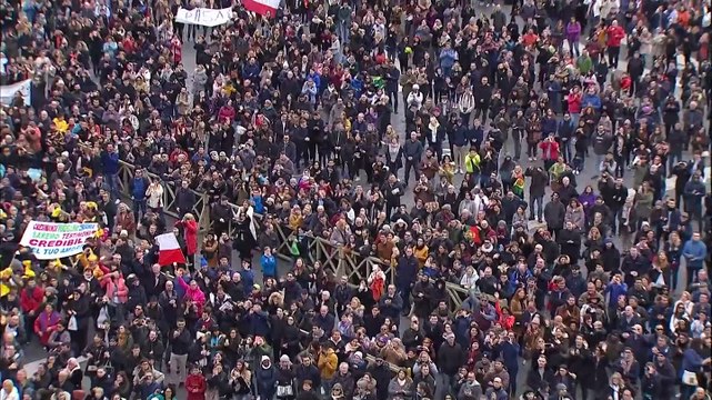 El papa pide el cese de la violencia en Siria para permitir la llegada de ayuda