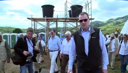 Ministro alemán recorre zona de desarme de las FARC en Colombia