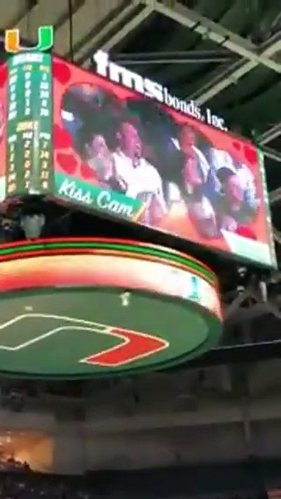 Jlo y Arod en la Kiss Cam