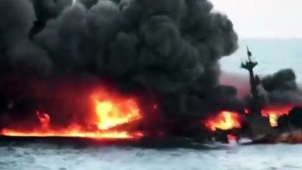 Se hunde petrolero iraní en llamas en el mar de China