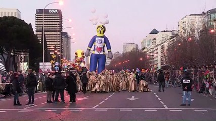 Así reciben a los Reyes Magos miles de niños en Madrid