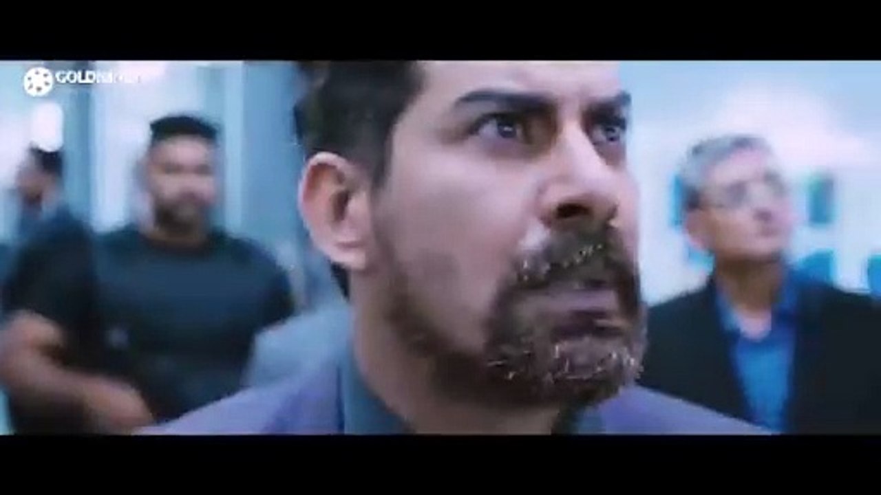 मामूली रिक्शावाला समझ कर गुंडे मारने के लिए ले आए  उन्हें क्या पता था वो उन सबकी जान ले लेगा