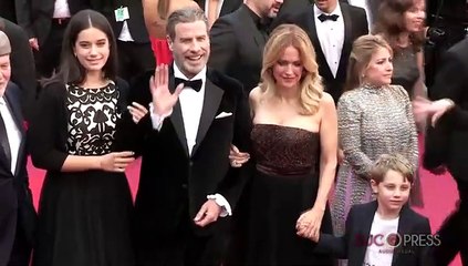 John Travolta y su familia de alfombra roja en Cannes