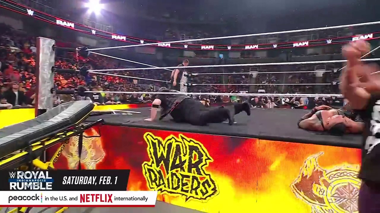 Damian Priest vs. Finn Bálor - Street Fight- Raw highlights, Jan. 13, 2025