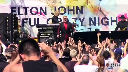 Elton John cantó en el funeral de Lady Di y cantará en la boda del Príncipe Harry