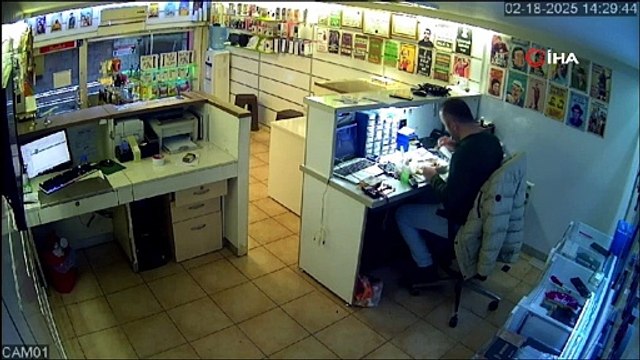 Cep telefonu bataryasının patlama anı kamerada