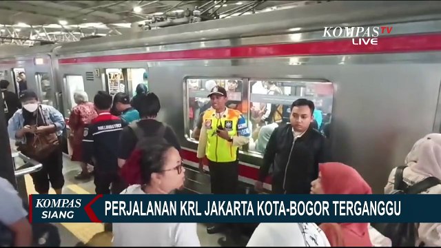 KRL Rute Jakarta Kota-Bogor Alami Gangguan, Penumpang Menumpuk di Stasiun Manggarai
