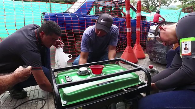 Venezolanos se abastecen de plantas eléctricas y velas en Colombia por apagones