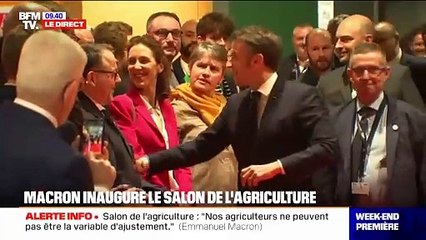 "Les réponses ne sont pas satisfaisantes, qu'on nous laisse produire": Emmanuel Macron inaugure le Salon de l'agriculture dans un climat tendu