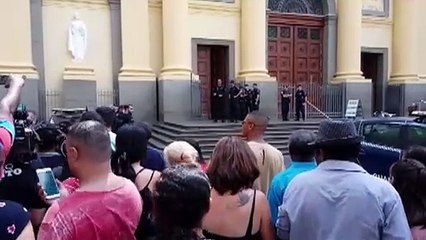 Hombre mata a cinco personas y se suicida en catedral de Brasil