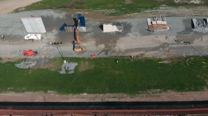 EEUU destruye prototipos de muro en frontera con México