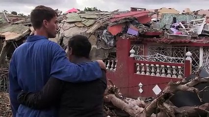 Cubanos impactados ante la destrucción causada por tornado Los cubanos afectados por el tornado que el domingo azotó La Habana estaban el lunes asombrados ante los daños causados por el fenómeno que dejó muertos, heridos y decenas de viviendas destruidas.
