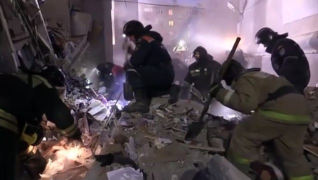 Socorristas rusos hallan nuevos cuerpos en edificio derrumbado