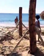 Pelea entre alcalde de Guayacanes y comunitaria