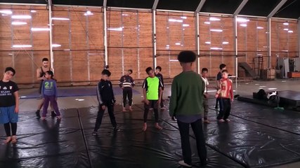 Escuela a cambio de circo para sacar a los niños de la calle