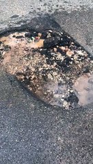 En medio de la sequía, el agua se desperdicia en el sector Evaristo Morales