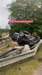 S70翻车 撞倒路牌 司机只轻伤 网惊叹：有Volvo风范