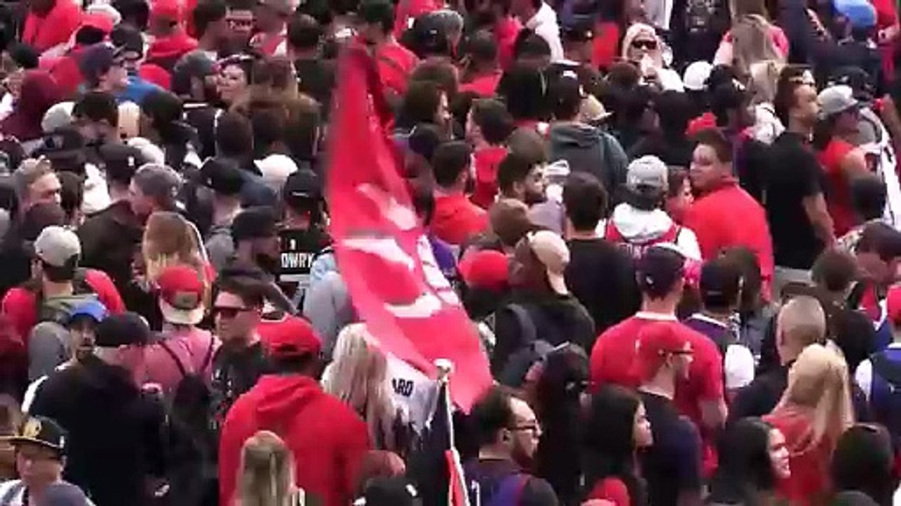 Toronto se lanza a las calles