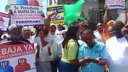 Realizan piquete frente a Industria y Comercio por rebaja en precio de los combustibles