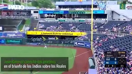 José Ramírez la sacó dos veces ante los Reales
