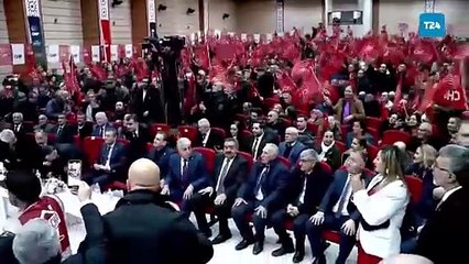 Mustafa Sarıgül diz çöktü; Özgür Özel’e 'Başbakanlık' çağrısı yaptı: Bir gün Başbakanlık'ta sizi ziyaret edeceğiz efendim