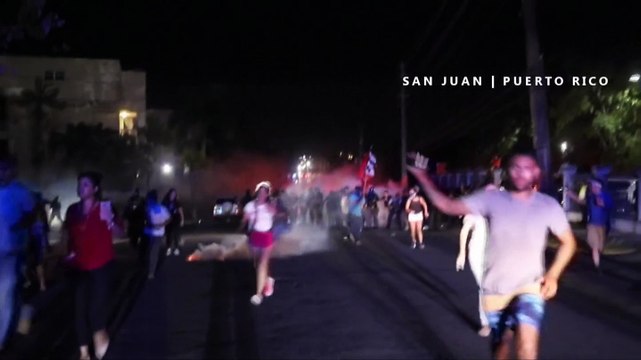 Responden a anuncio de no reelección del gobernador de Puerto Rico con protesta