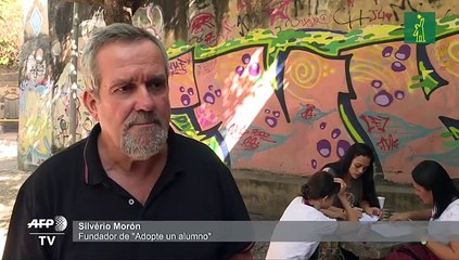 "Adopte un alumno": clases para todos en las plazas de Rio de Janeiro