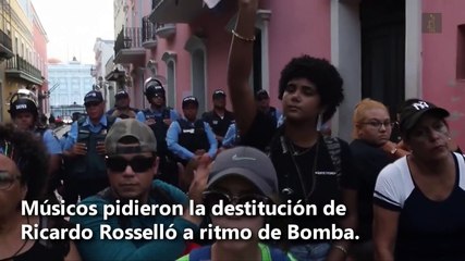 Cambian las violentas jornadas de protesta por musicales peticiones de destitución