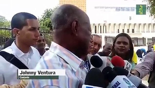 Johnny Ventura frente al Congreso Nacional