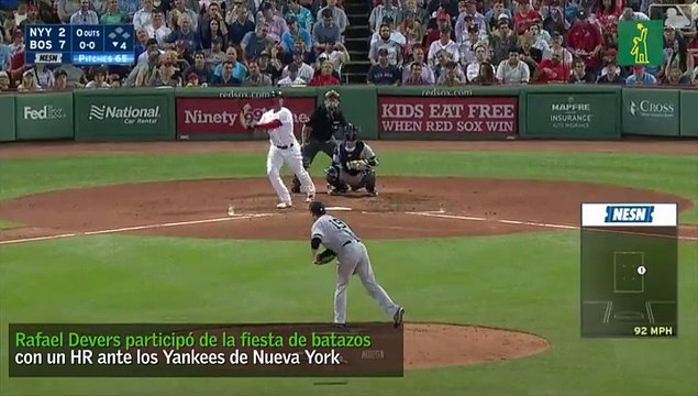 Rafael Devers colaboró en el festival de batazos ante los Yankees