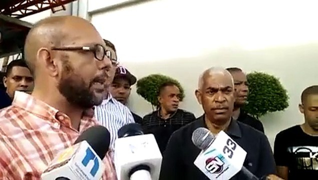 Técnicos de la Televisión Dominicana y del Circulo de Reporteros Gráficos protestan contra Cavada